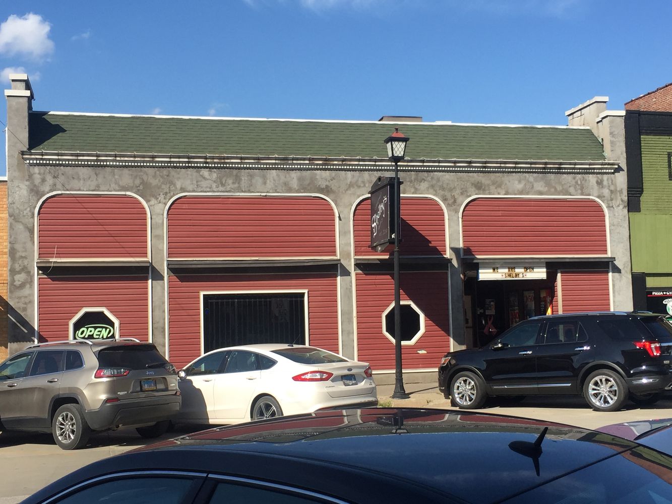107 W Cherry St, Herrin, IL 62948